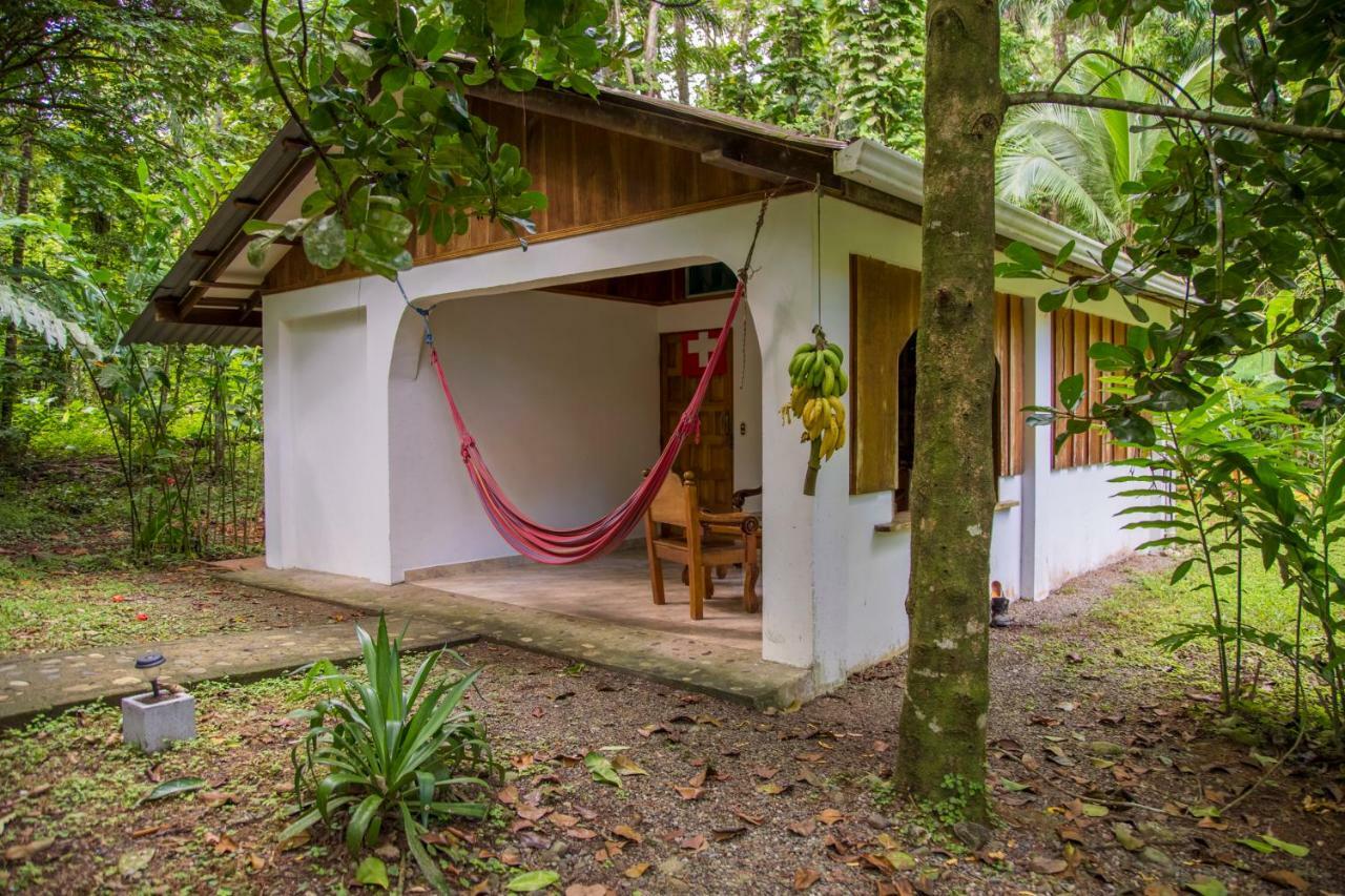 Cabinas Iguana Cahuita Buitenkant foto