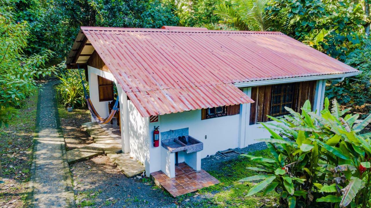 Cabinas Iguana Cahuita Buitenkant foto